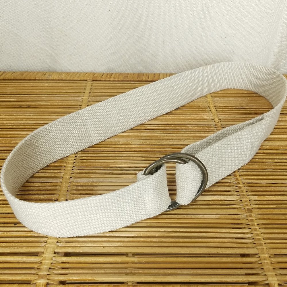 Beige/khaki canvas belt with brass ring buckle